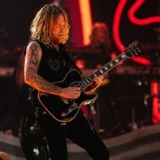 Justin Derrico: De ultieme Rock-Kameleon van de popwereld
