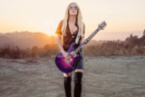 Orianthi en haar bizar mooie gitaren