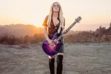 Orianthi en haar bizar mooie gitaren